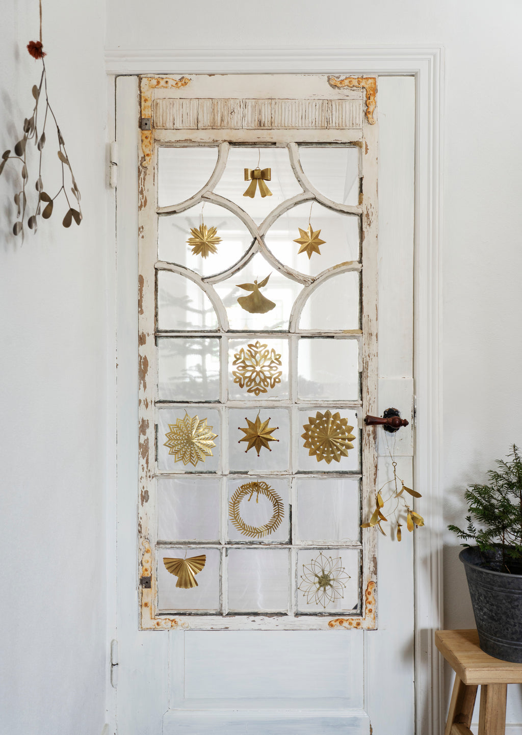 Handmade Iron Mistletoe